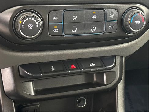 Used 2022 Chevrolet Colorado W/T RWD image 37