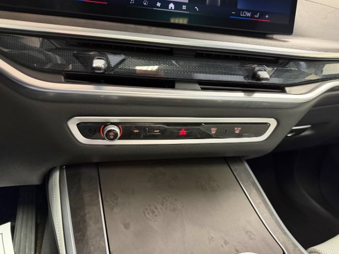 Used 2026 BMW X5 xDrive40i AWD/4WD image 18