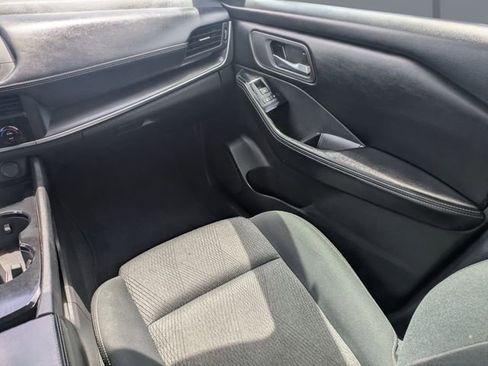 Used 2024 Nissan Rogue SV FWD image 18