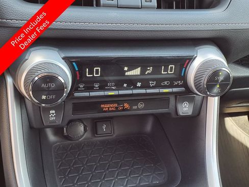 Used 2020 Toyota RAV4 XLE Premium FWD image 23