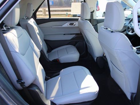 New 2026 Ford Explorer Active w/ Active Comfort Package AWD/4WD image 17