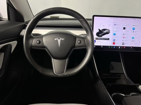 Used 2018 Tesla Model 3 Long Range image 11