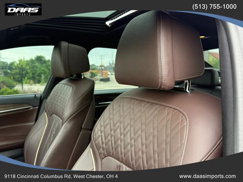 Used 2019 BMW 530i xDrive AWD/4WD image 10