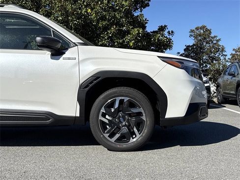 New 2025 Subaru Forester Limited image 9