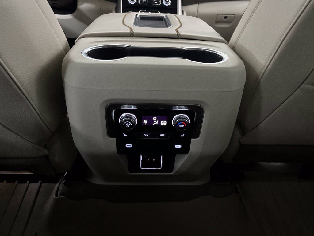 Used 2022 GMC Yukon Denali AWD/4WD image 32