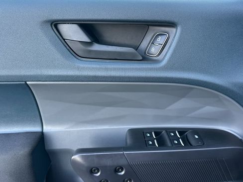 Certified 2025 Ford Maverick XL image 13