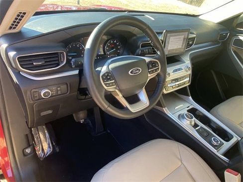 Certified 2022 Ford Explorer XLT w/ Equipment Group 202A image 24