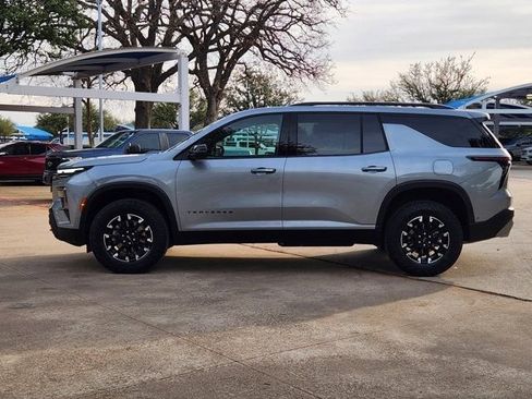 Used 2024 Chevrolet Traverse Z71 w/ Enhanced Driving Package image 12