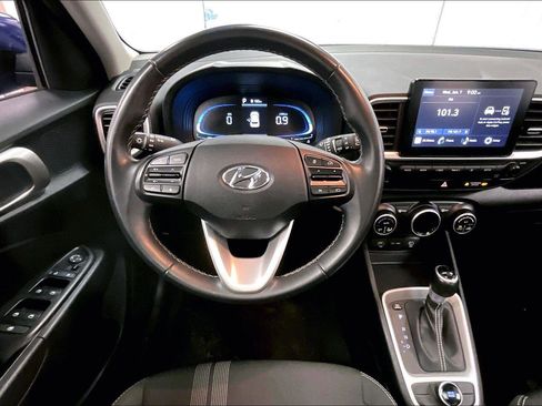 Used 2024 Hyundai Venue SEL image 5