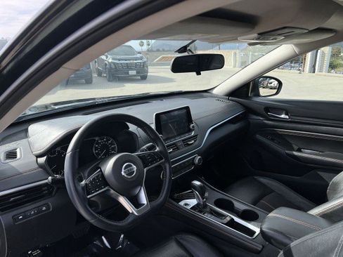 Used 2019 Nissan Altima 2.5 SR w/ SR Premium Package image 10