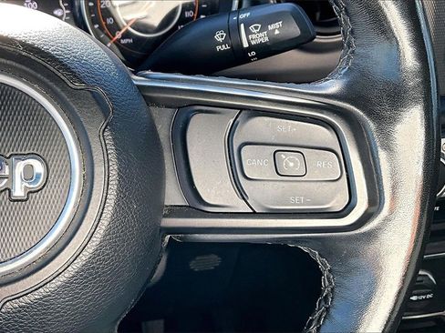 Used 2021 Jeep Gladiator Willys image 13