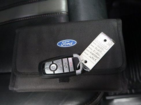 Used 2020 Ford F250 Platinum w/ FX4 Off-Road Package AWD/4WD image 59