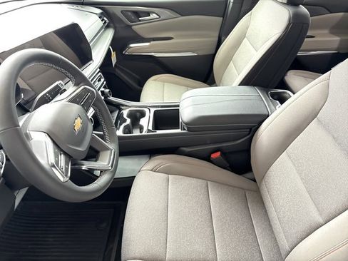 New 2026 Chevrolet Traverse LT w/ LPO, Floor Liner Package image 9