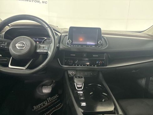 Used 2023 Nissan Rogue SV w/ SV Premium B Package FWD image 24
