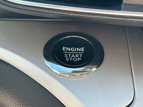 Used 2024 Ford Explorer XLT w/ Equipment Group 202A AWD/4WD image 38