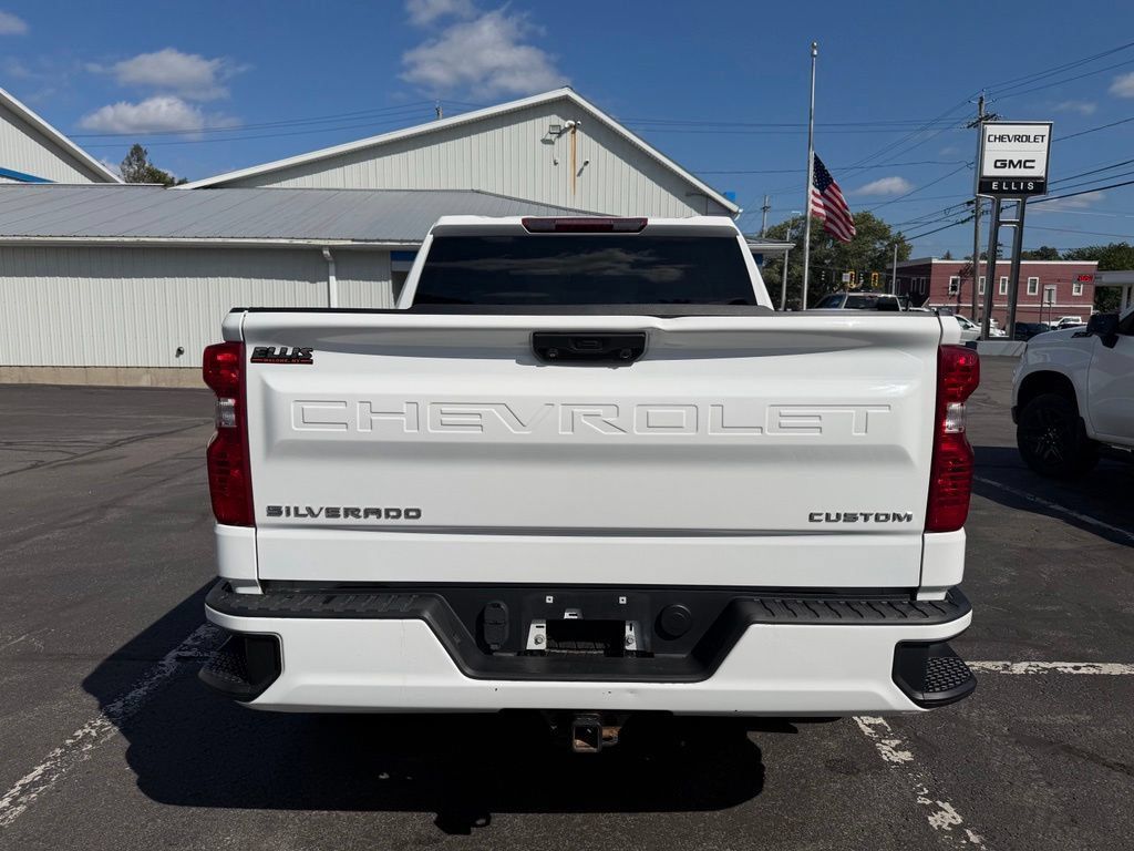 Used 2023 Chevrolet Silverado 1500 Custom AWD/4WD image 6