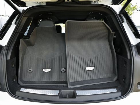 Used 2024 Cadillac XT6 Premium Luxury w/ Technology Package image 31