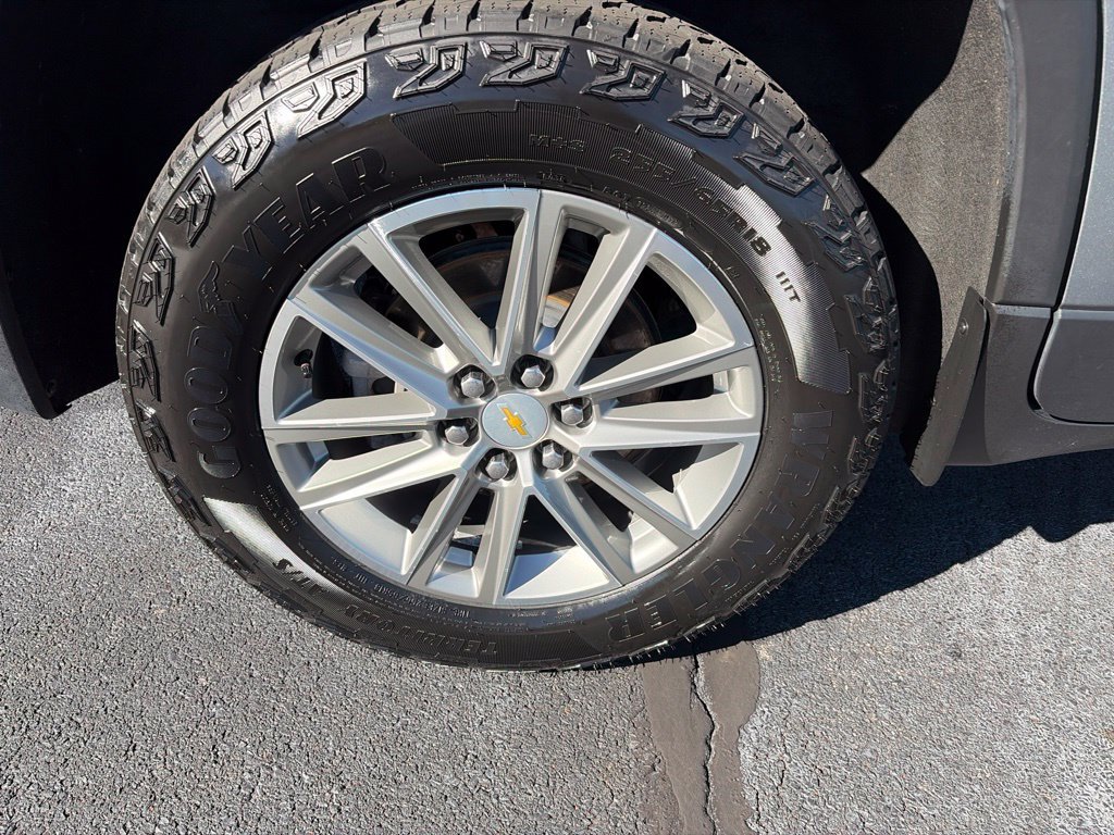 Used 2023 Chevrolet Traverse LT w/ LPO, Floor Liner Package AWD/4WD image 13