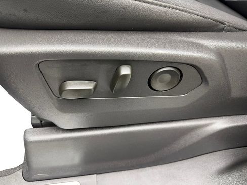 Used 2026 GMC Sierra 1500 SLT image 33