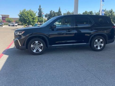 Used 2025 Honda Pilot EX-L image 1