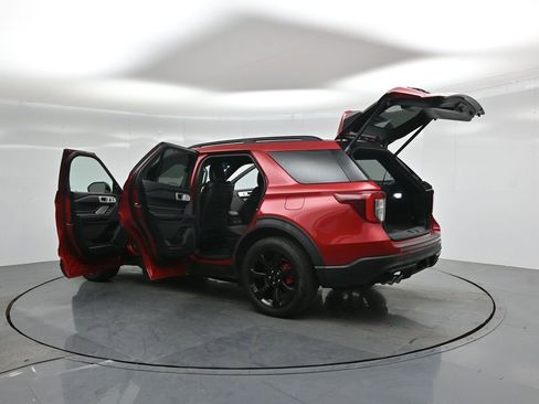 Used 2020 Ford Explorer ST w/ ST Street Pack image 32