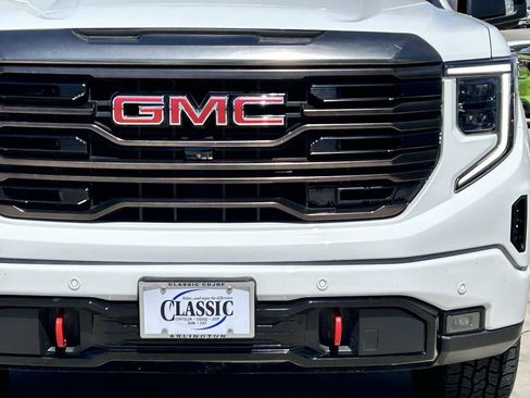 Used 2023 GMC Sierra 1500 AT4X image 9