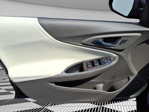 Used 2021 Chevrolet Malibu LT w/ Leather Package image 18