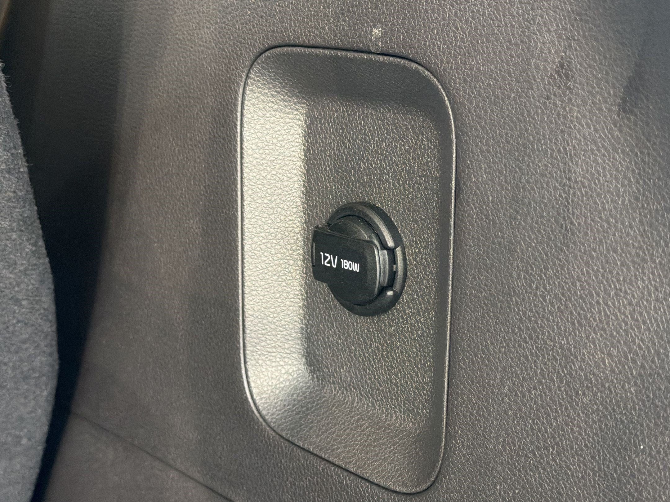 Used 2024 Kia Carnival EX FWD image 20