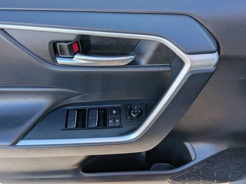 Used 2025 Toyota RAV4 XLE FWD image 18