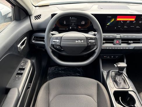 New 2026 Kia K4 LXS image 15