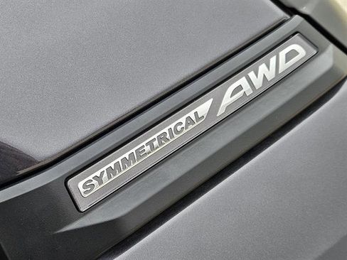 Certified 2025 Subaru Forester Limited image 9