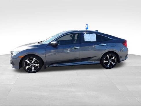 Used 2018 Honda Civic Touring image 4