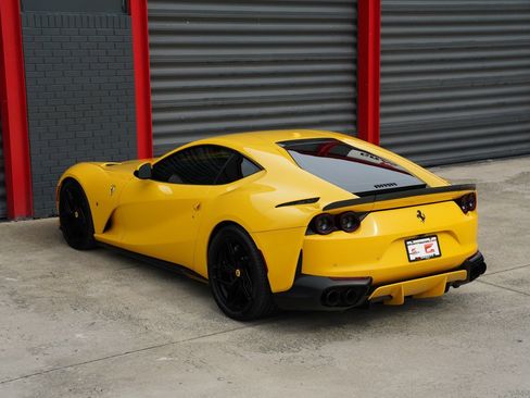 Used 2019 Ferrari 812 Superfast RWD image 19