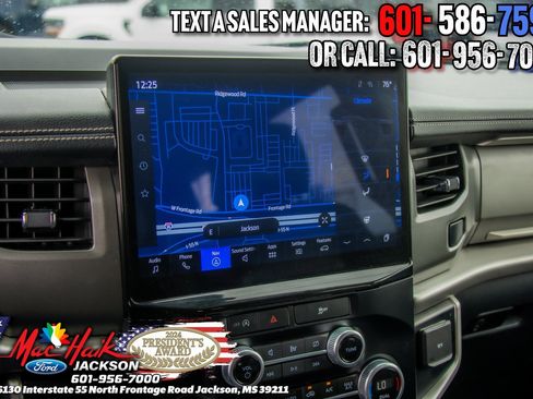 Used 2024 Ford Expedition XLT image 15