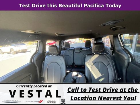 New 2026 Chrysler Pacifica Select image 15