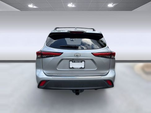 Used 2020 Toyota Highlander XLE FWD image 10