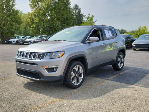 Used 2019 Jeep Compass Limited AWD/4WD image 2