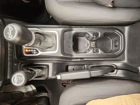 Used 2018 Jeep Wrangler Unlimited Sport S image 17