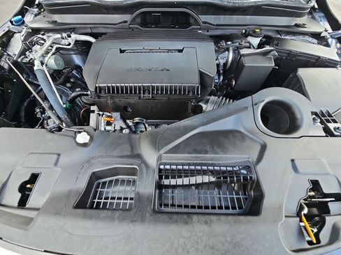 Used 2025 Honda Pilot EX-L image 32