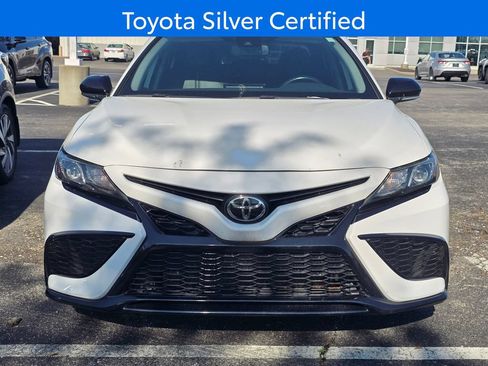 Used 2022 Toyota Camry SE w/ Convenience Package FWD image 2