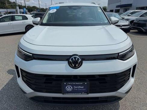 Certified 2025 Volkswagen Tiguan SE AWD/4WD image 2