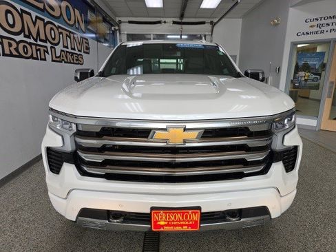 Certified 2022 Chevrolet Silverado 1500 High Country w/ High Country Premium Package image 2