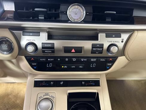 Used 2014 Lexus ES 350 w/ Premium Package FWD image 21
