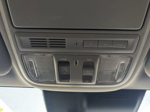Used 2020 Honda CR-V Touring image 25