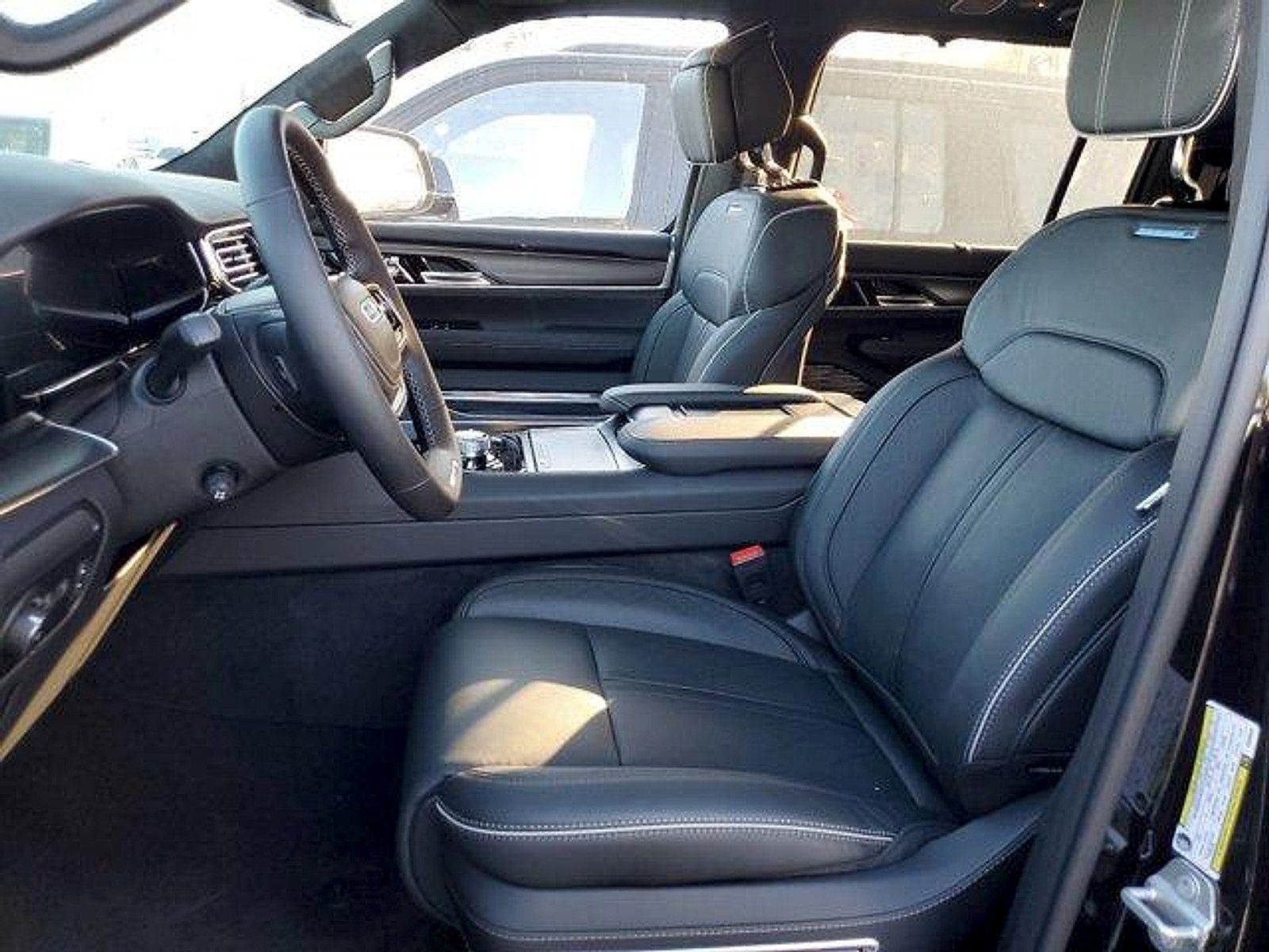 New 2023 Jeep Grand Wagoneer Series II w/ Quick Order Packagew 28T AWD/4WD image 10
