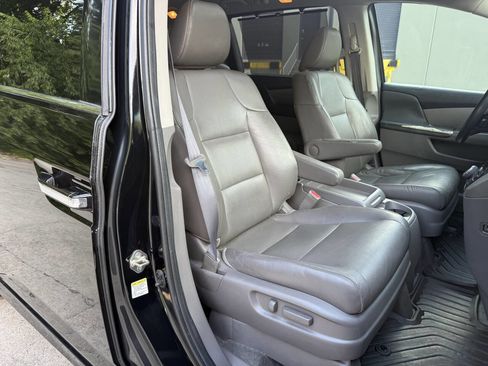 Used 2016 Honda Odyssey Touring Elite image 12