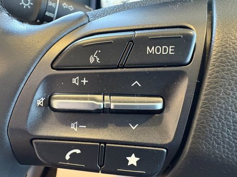 Used 2022 Hyundai Kona Limited FWD image 13