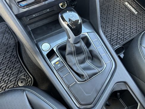 Certified 2024 Volkswagen Tiguan SE image 23