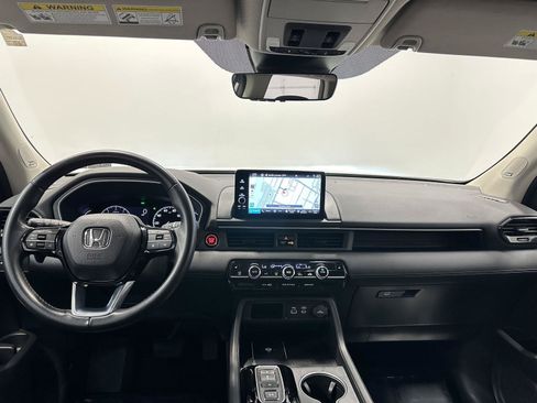 Certified 2024 Honda Pilot Touring image 22