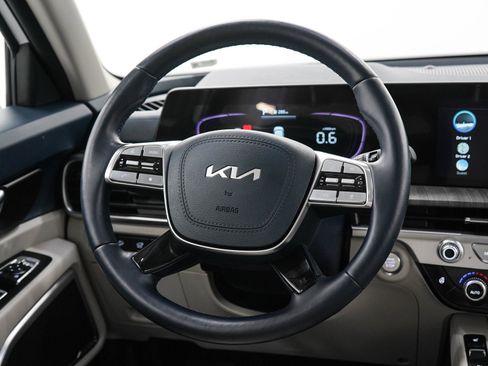 Used 2023 Kia Telluride EX w/ EX Captain's Chair Package AWD/4WD image 18